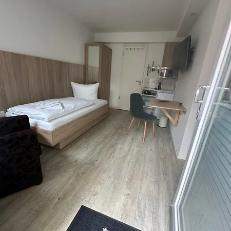 Appartement Einzelzimmer Mit Bad In *