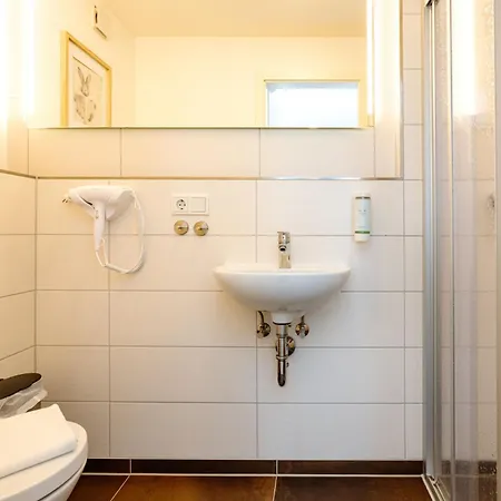 Einzelzimmer Mit Bad In Appartement